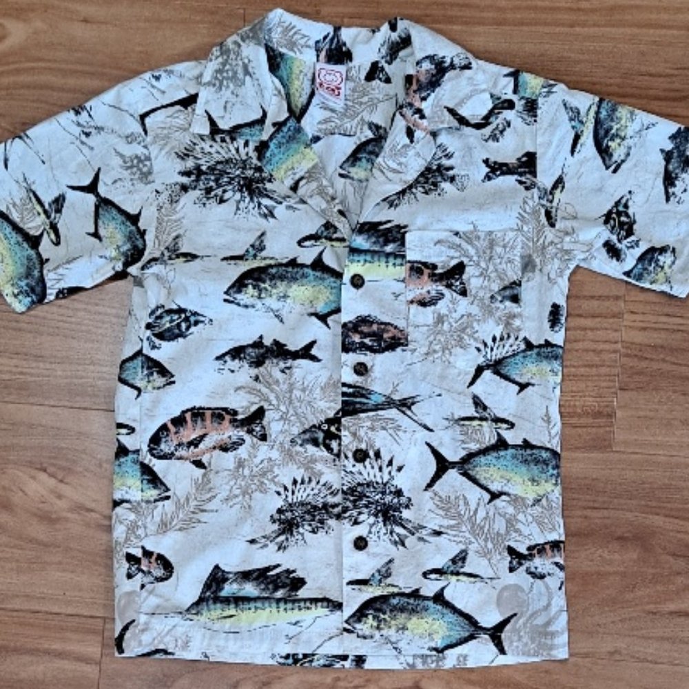 Boy's TAJ aloha gyotaku fish shirt size 8. Short sleeve. Eexcellent condition